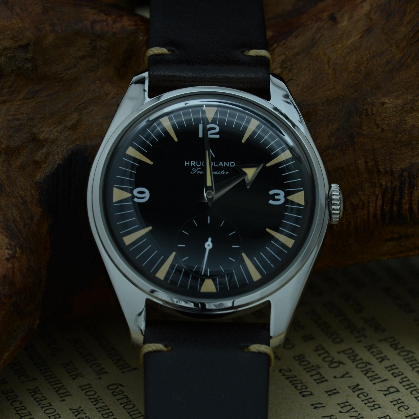 Hruodland F033 36mm Quartz Watch TMI VD78 K1 Mineral Glass 50M from the official product page